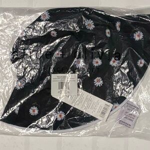 Alice + Olivia Bucket Hat NWT in original packaging